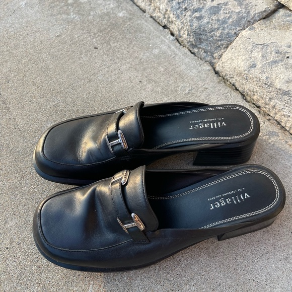 Gorgeous Black Leather Villager Mules - Size 7 - Picture 3 of 11